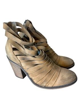 FREE PEOPLE Hybrid Tan Strappy Leather Chunky Heel Distressed Booties Boho 9.5